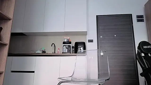 Megan Ros online show from March 13, 2026, 10:00 am