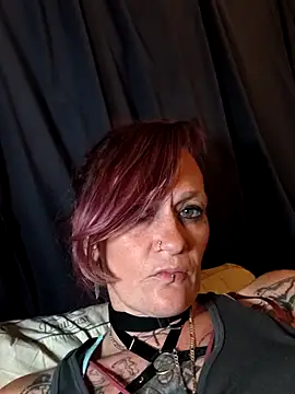 renegade vyxxen online show from March 3, 2026, 11:16 am