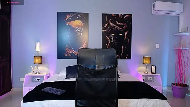 JasmineCampbell  online show from October 24, 2025, 8:27 pm