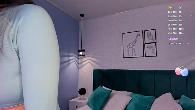 katherin smith  online show from December 10, 2024, 10:17 am