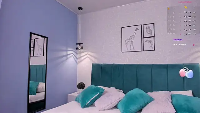 katherin smith  online show from December 21, 2024, 4:09 am