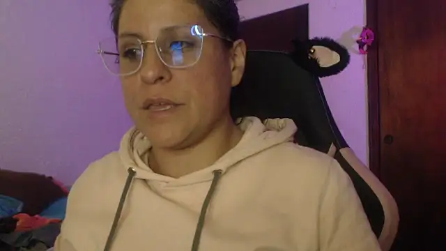 Snapshot of LucifernandaSw chatting on February 12, 2026, 4:40 am LucifernandaSw online show from February 12, 2026, 4:40 am