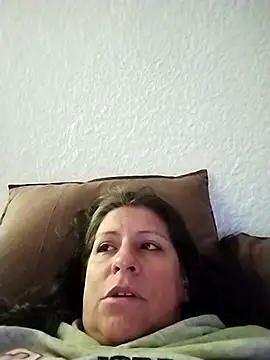 LucifernandaSw online show from May 17, 2026, 10:44 am