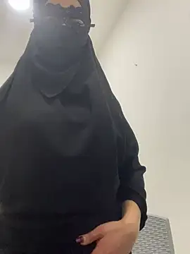 Snapshot of Hijabi_HotGirls chatting on March 8, 2025, 1:50 am Hijabi HotGirls online show from March 8, 2025, 1:50 am