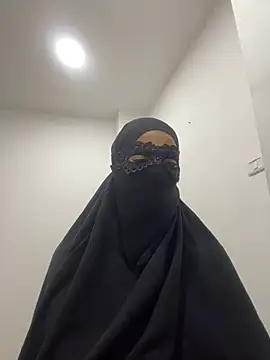 Snapshot of Hijabi_HotGirls chatting on March 9, 2025, 12:31 am Hijabi HotGirls online show from March 9, 2025, 12:31 am