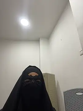 Snapshot of Hijabi_HotGirls chatting on March 13, 2025, 12:05 am Hijabi HotGirls online show from March 13, 2025, 12:05 am
