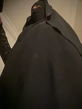 Snapshot of Hijabi_HotGirls chatting on October 24, 2025, 2:24 pm Hijabi HotGirls online show from October 24, 2025, 2:24 pm