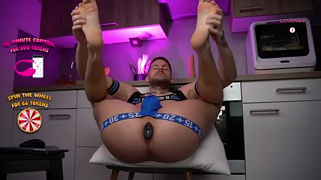 Snapshot of kennethwade chatting on December 6, 2024, 8:40 pm kennethwade online show from December 6, 2024, 8:40 pm