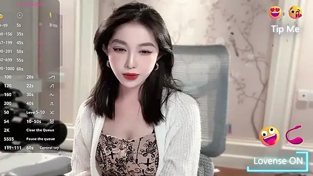 vyizh- online show from October 20, 2025, 1:33 pm