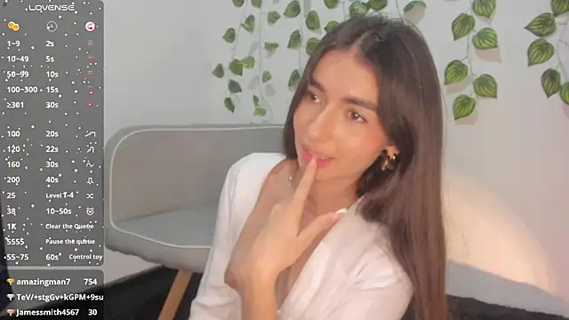 Snapshot of Coralinee_01 chatting on December 7, 2024, 3:14 am Coralinee 01 online show from December 7, 2024, 3:14 am