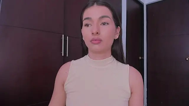 Snapshot of Coralinee_01 chatting on January 12, 2025, 8:36 pm Coralinee 01 online show from January 12, 2025, 8:36 pm