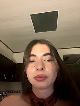 Coralinee 01 online show from December 17, 2025, 2:28 am