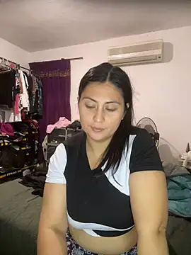 Snapshot of valentinesexx chatting on December 17, 2024, 7:48 pm valentinesexx online show from December 17, 2024, 7:48 pm