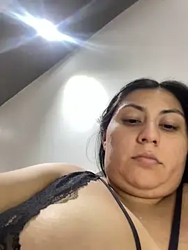 Snapshot of valentinesexx chatting on January 15, 2025, 1:34 am valentinesexx online show from January 15, 2025, 1:34 am