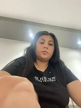 Snapshot of valentinesexx chatting on January 15, 2025, 5:29 am valentinesexx online show from January 15, 2025, 5:29 am