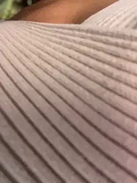 Snapshot of Jlo_69 chatting on February 19, 2025, 8:41 pm Jlo 69 online show from February 19, 2025, 8:41 pm