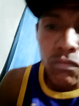 Snapshot of Moreno1813 chatting on February 2, 2025, 10:46 am Moreno1813 online show from February 2, 2025, 10:46 am