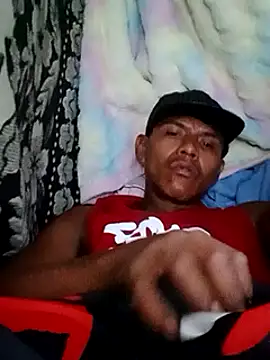 Snapshot of Moreno1813 chatting on March 18, 2025, 8:36 am Moreno1813 online show from March 18, 2025, 8:36 am