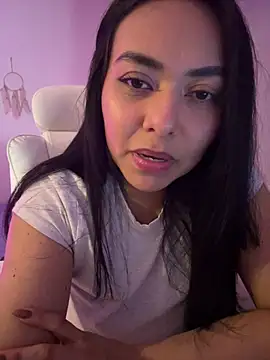Snapshot of PetitLumiere chatting on February 3, 2025, 12:58 am PetitLumiere online show from February 3, 2025, 12:58 am