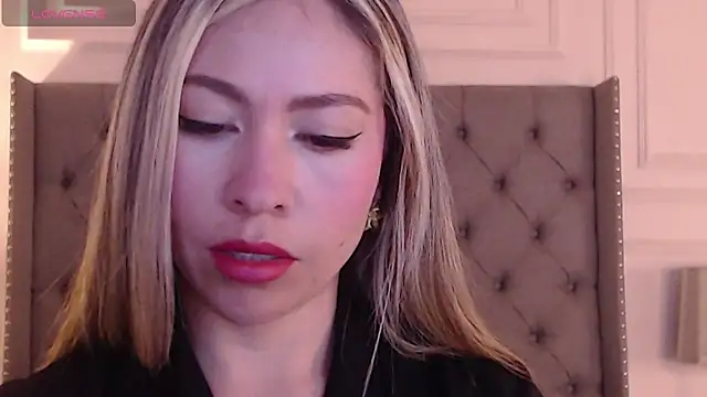 Snapshot of Ammy_Castro chatting on February 1, 2025, 3:28 pm Ammy Castro online show from February 1, 2025, 3:28 pm