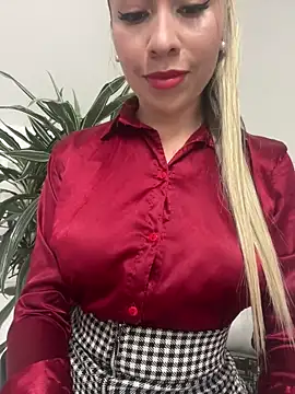 Snapshot of Ammy_Castro chatting on February 6, 2025, 5:51 pm Ammy Castro online show from February 6, 2025, 5:51 pm