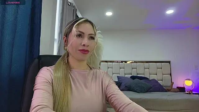 Snapshot of Ammy_Castro chatting on October 22, 2025, 9:25 pm Ammy Castro online show from October 22, 2025, 9:25 pm