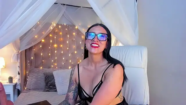 Snapshot of kira_moon__ chatting on March 13, 2025, 8:32 pm kira moon   online show from March 13, 2025, 8:32 pm