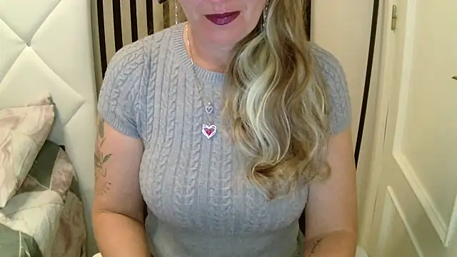 xxNoeliaxx online show from March 8, 2026, 8:07 am