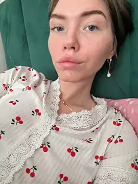 Snapshot of Lisaaa_Alisa chatting on April 26, 2026, 2:20 am Lisaaa Alisa online show from April 26, 2026, 2:20 am
