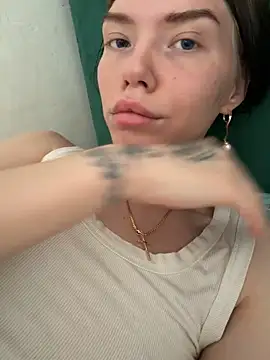 Snapshot of Lisaaa_Alisa chatting on May 11, 2026, 12:00 pm Lisaaa Alisa online show from May 11, 2026, 12:00 pm