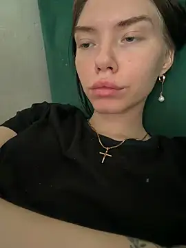 Snapshot of Lisaaa_Alisa chatting on May 17, 2026, 9:28 am Lisaaa Alisa online show from May 17, 2026, 9:28 am
