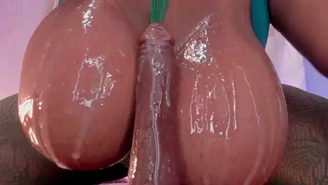 Snapshot of Sexyshantal_ chatting on January 24, 2025, 1:45 am Sexyshantal  online show from January 24, 2025, 1:45 am