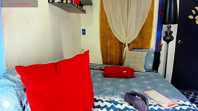 SARAMISHA online show from November 15, 2025, 3:19 pm