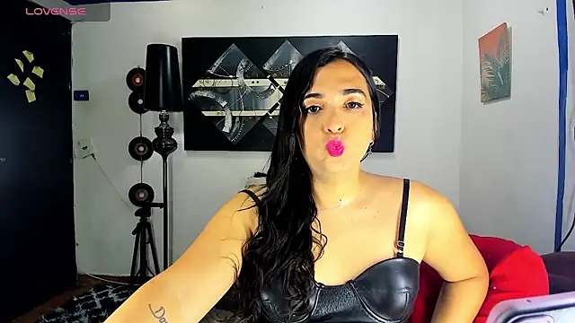 SARAMISHA online show from January 12, 2026, 2:11 pm