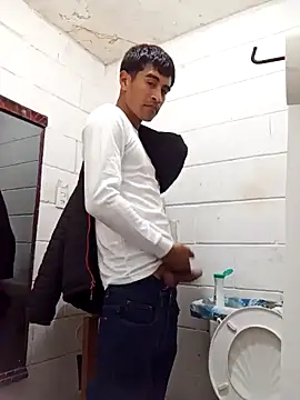 Snapshot of jordirey chatting on January 27, 2025, 12:22 am jordirey online show from January 27, 2025, 12:22 am