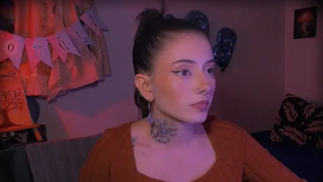 LiliJones  online show from April 4, 2026, 7:00 pm