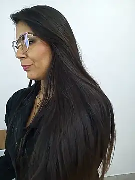 Luna Dumont online show from May 14, 2026, 11:17 am