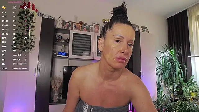 SheilaRyan online show from April 12, 2026, 5:23 am