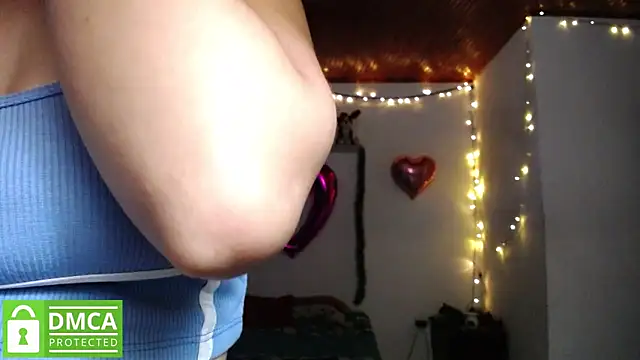 Snapshot of Mr_MrsCurie chatting on December 13, 2024, 9:41 pm Mr MrsCurie online show from December 13, 2024, 9:41 pm