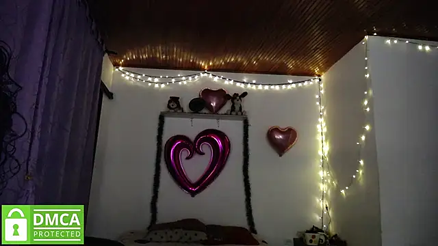 Snapshot of Mr_MrsCurie chatting on December 28, 2024, 11:37 pm Mr MrsCurie online show from December 28, 2024, 11:37 pm