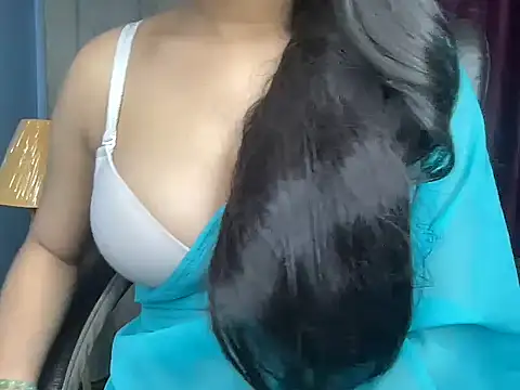 Snapshot of Karnaa_vail chatting on November 17, 2025, 5:02 am Karnaa vail online show from November 17, 2025, 5:02 am