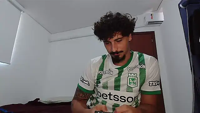 milkoffe online show from February 12, 2026, 1:06 pm