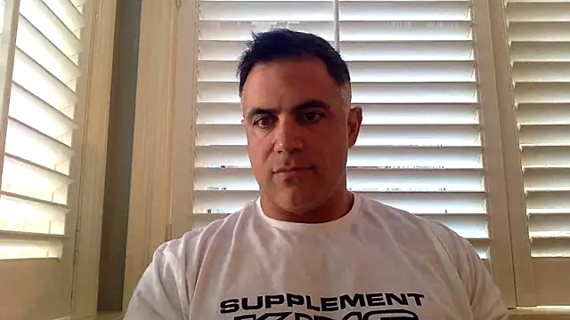 Snapshot of Bad_daddy21 chatting on October 16, 2025, 6:20 pm Bad daddy21 online show from October 16, 2025, 6:20 pm