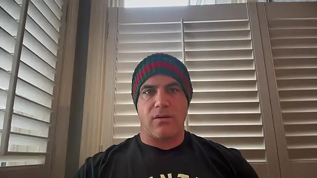 Snapshot of Bad_daddy21 chatting on December 18, 2025, 7:09 pm Bad daddy21 online show from December 18, 2025, 7:09 pm