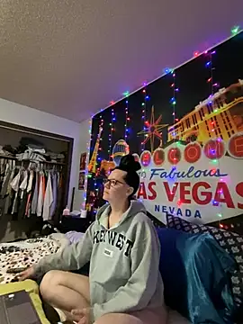 SidneyRaee online show from December 26, 2024, 6:43 pm