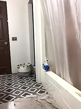 SidneyRaee online show from October 22, 2025, 12:05 pm