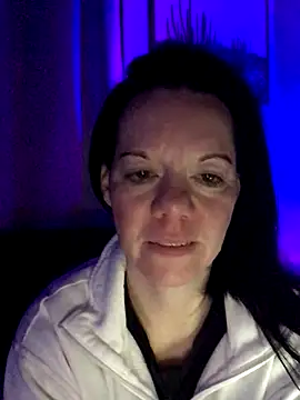 SidneyRaee online show from November 10, 2025, 11:42 am