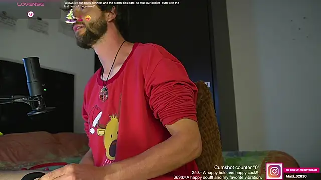 Snapshot of just_maxii chatting on January 14, 2025, 11:58 pm just maxii online show from January 14, 2025, 11:58 pm