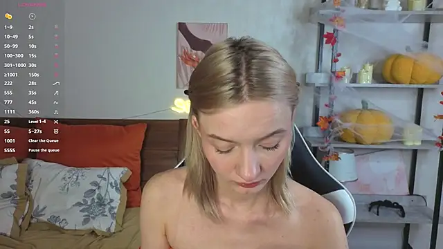 IdaValenti online show from November 25, 2025, 11:05 pm