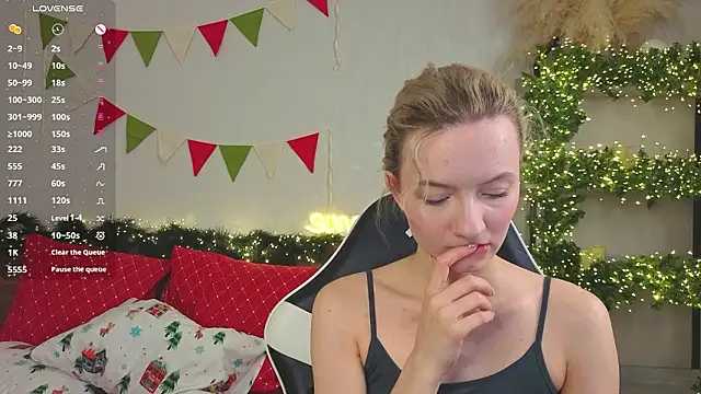 Snapshot of IdaValenti chatting on February 3, 2026, 11:10 pm IdaValenti online show from February 3, 2026, 11:10 pm